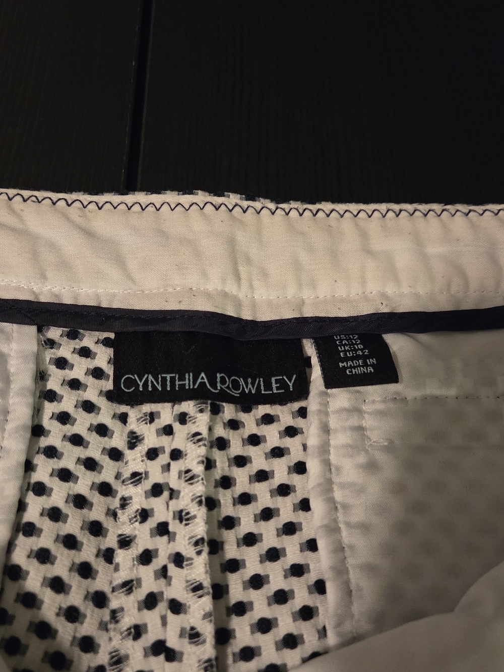 Cynthia Rowley Womens White Scalloped Hem Shorts with Black Dot Print Size 12 - Picture 4 of 9